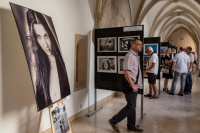 Fotografie z vernisáže výstavy k 30. výročí založení fotoklubu