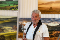 Fotografie z vernisáže výstavy k 30. výročí založení fotoklubu
