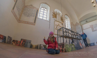 Fotografie z instalace výstavy v Dolních Kounicích