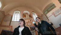 Fotografie z instalace výstavy v Dolních Kounicích