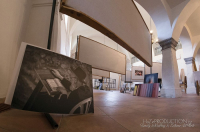 Fotografie z instalace výstavy v Dolních Kounicích