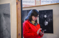 Fotografie z instalace výstavy v Dolních Kounicích