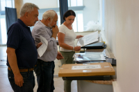 Fotografie z instalace výstavy ke 30. výročí založení fotoklubu