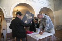 Fotografie z instalace výstavy v Dolních Kounicích