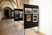 Fotografie z vernisáže výstavy k 30. výročí založení fotoklubu