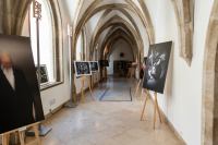 Fotografie z vernisáže výstavy k 30. výročí založení fotoklubu