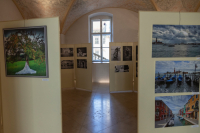 Fotografie z vernisáže výstavy k 30. výročí založení fotoklubu