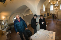 Fotografie z instalace výstavy v Dolních Kounicích