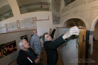 Fotografie z instalace výstavy v Dolních Kounicích